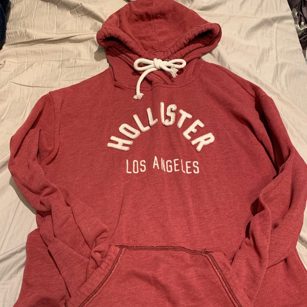 Maroon Hollister hoodie with thumb holes